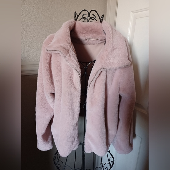 Fair Haven Pink Fluffy Jacket Size L Soft, Zipper Front - Picture 3 of 8